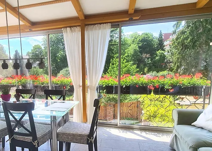 Livienna - Apartment Mit Gartenblick - Wintergarten, Kamin & Pool Апартаменты *