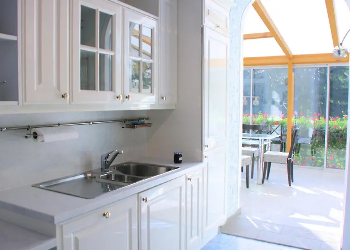 Livienna - Apartment Mit Gartenblick - Wintergarten, Kamin & Pool