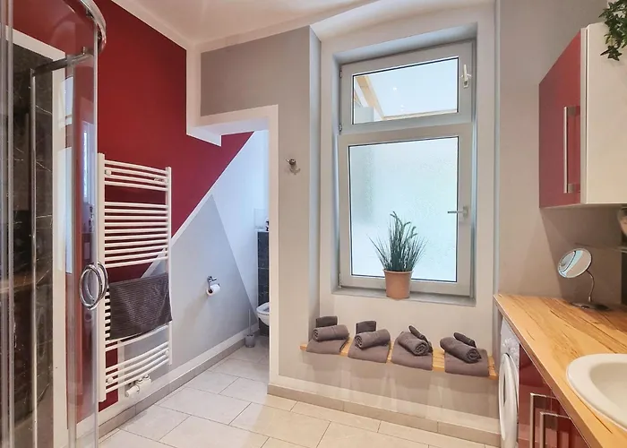 Апартаменты Livienna - Apartment Mit Gartenblick - Wintergarten, Kamin & Pool *