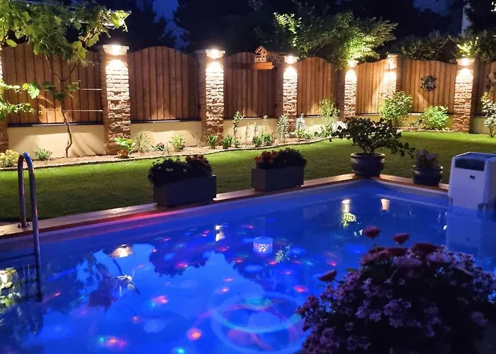 Апартаменты Livienna - Apartment Mit Gartenblick - Wintergarten, Kamin & Pool *